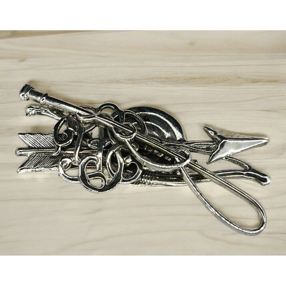 Archery Brooch Silver Tone Bow and Arrow Pin Vintage Sports